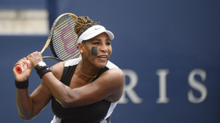 La puissance de Serena lui permet de remporter son premier match à Toronto