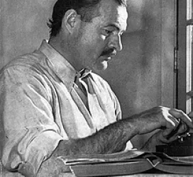 220px-ErnestHemingway.jpg 220px-ErnestHemingway.jpg